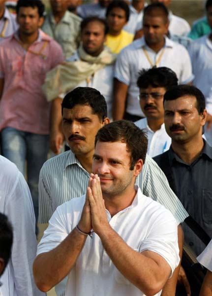 राहुल की 'पदयात्रा' की ताजा तस्‍वीरें । भट्टा में भड़की आग