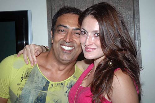 राहुल-डिम्‍पी की पार्टी में धमाल । मान्यता की पार्टी