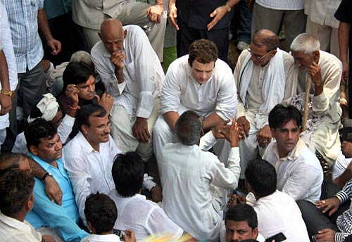 राहुल की 'पदयात्रा' की ताजा तस्‍वीरें । भट्टा में भड़की आग