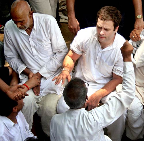 राहुल की 'पदयात्रा' की ताजा तस्‍वीरें । भट्टा में भड़की आग