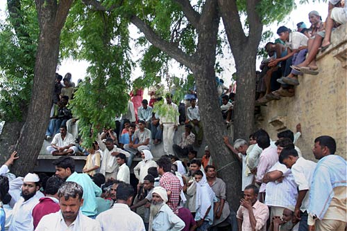 राहुल की 'पदयात्रा' की ताजा तस्‍वीरें । भट्टा में भड़की आग