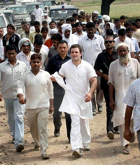 राहुल की 'पदयात्रा' की ताजा तस्‍वीरें । भट्टा में भड़की आग