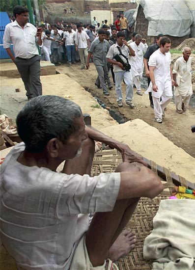 राहुल की 'पदयात्रा' की ताजा तस्‍वीरें । भट्टा में भड़की आग