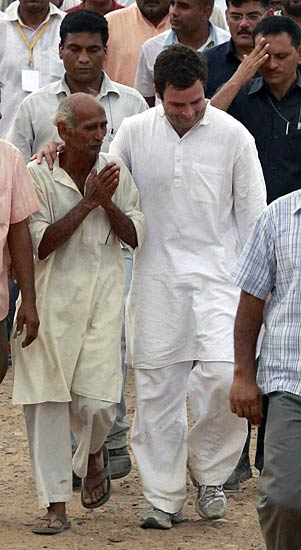 राहुल की 'पदयात्रा' की ताजा तस्‍वीरें । भट्टा में भड़की आग