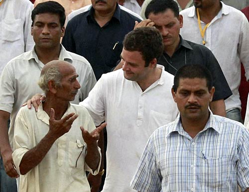 राहुल की 'पदयात्रा' की ताजा तस्‍वीरें । भट्टा में भड़की आग