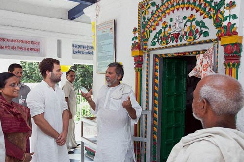 मिशन 2012: यूपी सरकार पर राहुल का हल्लाबोल