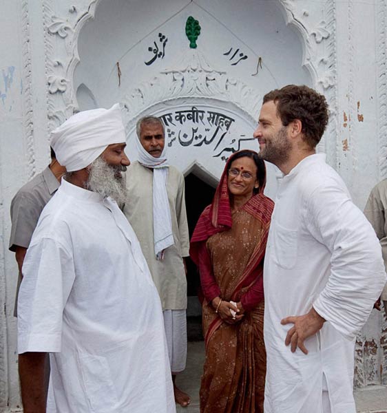 मिशन 2012: यूपी सरकार पर राहुल का हल्लाबोल