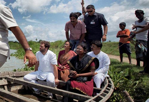 मिशन 2012: यूपी सरकार पर राहुल का हल्लाबोल