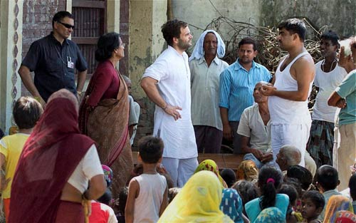 मिशन 2012: यूपी सरकार पर राहुल का हल्लाबोल