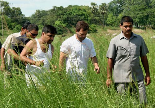 मिशन 2012: यूपी सरकार पर राहुल का हल्लाबोल