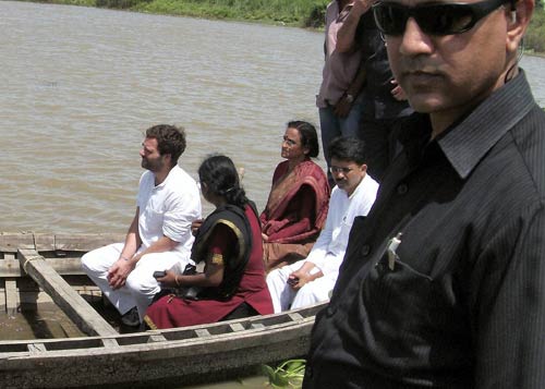 मिशन 2012: यूपी सरकार पर राहुल का हल्लाबोल