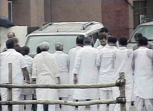 अलीगढ़ में राहुल की किसान महापंचायत...। राहुल की 'पदयात्रा'