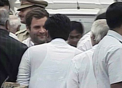 अलीगढ़ में राहुल की किसान महापंचायत...। राहुल की 'पदयात्रा'