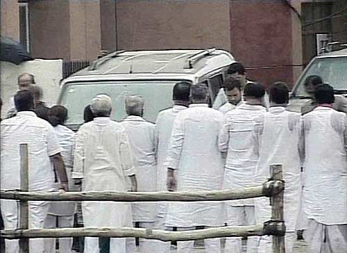 अलीगढ़ में राहुल की किसान महापंचायत...। राहुल की 'पदयात्रा'