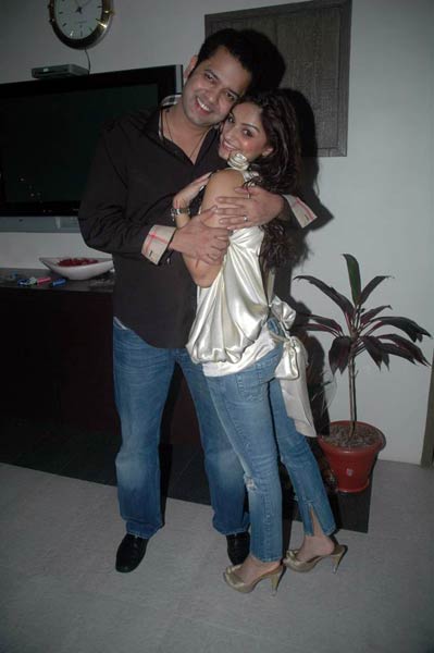 राहुल-डिम्‍पी की पार्टी में धमाल । मान्यता की पार्टी