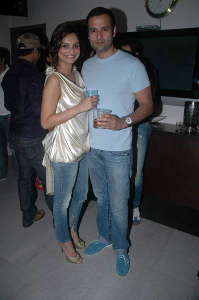 राहुल-डिम्‍पी की पार्टी में धमाल । मान्यता की पार्टी