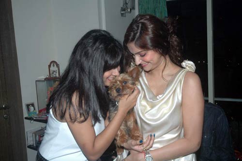 राहुल-डिम्‍पी की पार्टी में धमाल । मान्यता की पार्टी