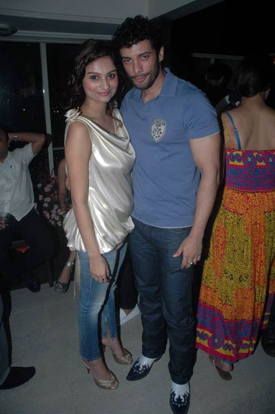 राहुल-डिम्‍पी की पार्टी में धमाल । मान्यता की पार्टी