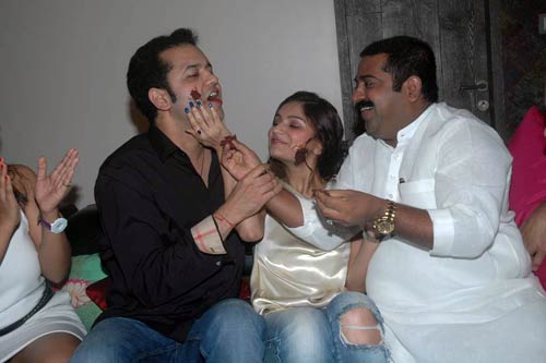 राहुल-डिम्‍पी की पार्टी में धमाल । मान्यता की पार्टी