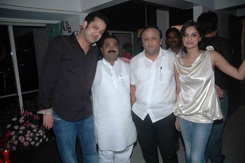 राहुल-डिम्‍पी की पार्टी में धमाल । मान्यता की पार्टी