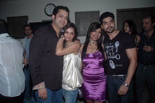 राहुल-डिम्‍पी की पार्टी में धमाल । मान्यता की पार्टी