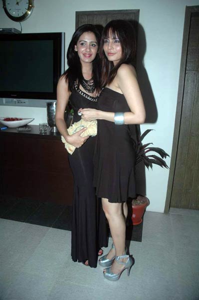 राहुल-डिम्‍पी की पार्टी में धमाल । मान्यता की पार्टी