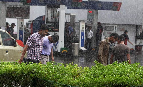 2 जुलाई 2011: तस्‍वीरों में देखें दिनभर की बड़ी खबरें