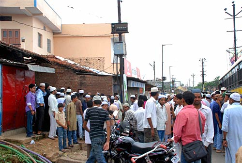 15 जुलाई 2011: तस्‍वीरों में दिनभर की खबरें