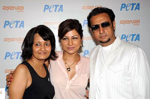 पेटा में समर्थन में बॉलीवुड की हस्तियां...। 'पेटा' में सुंदरियां