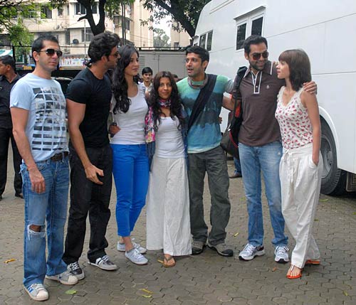 रोड शो पर ‘जिंदगी ना मिलेगी...’ की टीम । 'कैट-फरहान-अभय'