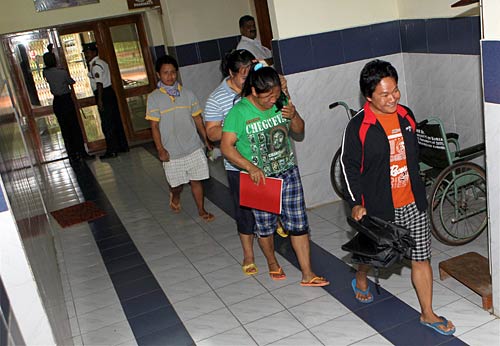 11 जुलाई 2011: तस्‍वीरों में देखें दिनभर की बड़ी खबरें । पढ़ें