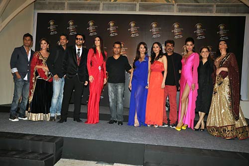 फैशन शो में सितारों ने बिखेरी चमक  | देखो-देखो... ये है जलवा