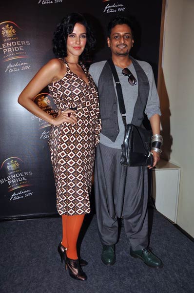 फैशन शो में सितारों ने बिखेरी चमक  | देखो-देखो... ये है जलवा