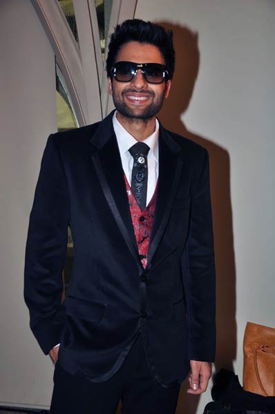 फैशन शो में सितारों ने बिखेरी चमक  | देखो-देखो... ये है जलवा