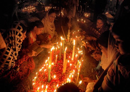 17 जुलाई 2011: तस्‍वीरों में देखें दिनभर की बड़ी खबरें  । पढ़ें