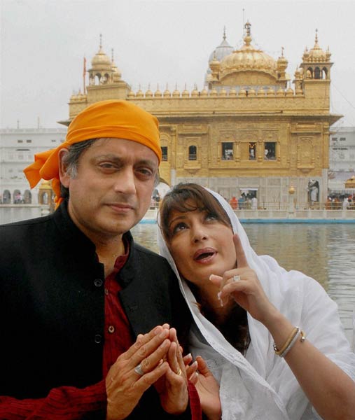 31 जुलाई 2011: तस्‍वीरों में देखें दिनभर की बड़ी खबरें  | पढ़ें