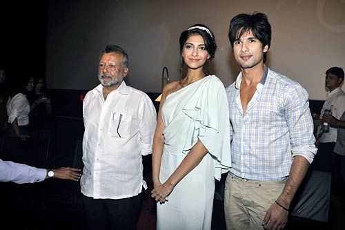 बीते सप्‍ताह बॉलीवुड की हलचल । शाहिद की मस्‍ती