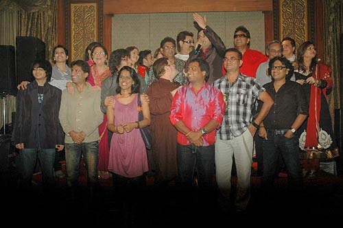 गायक सुदेश भोंसले की जन्‍मदिन पार्टी । आईफा में सितारे