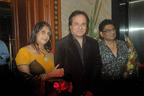 गायक सुदेश भोंसले की जन्‍मदिन पार्टी । आईफा में सितारे