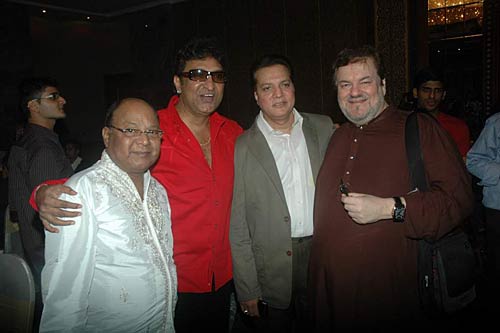 गायक सुदेश भोंसले की जन्‍मदिन पार्टी । आईफा में सितारे