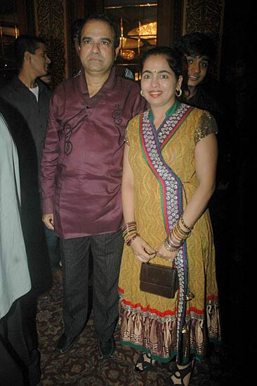 गायक सुदेश भोंसले की जन्‍मदिन पार्टी । आईफा में सितारे