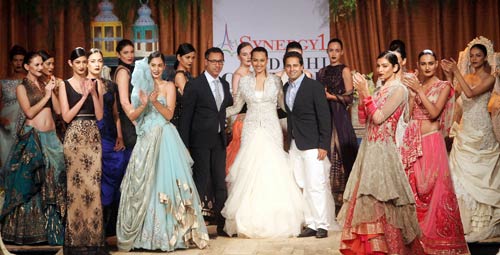 24 जुलाई 2011: तस्‍वीरों में दिनभर की बड़ी खबरें | पढ़ें