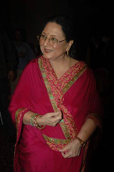 गायक सुदेश भोंसले की जन्‍मदिन पार्टी । आईफा में सितारे