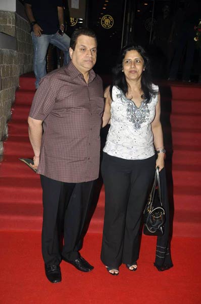 'ताज एक्‍सप्रेस' के मंचन पर सितारे  | बिना मेकअप अभिनेत्रियां