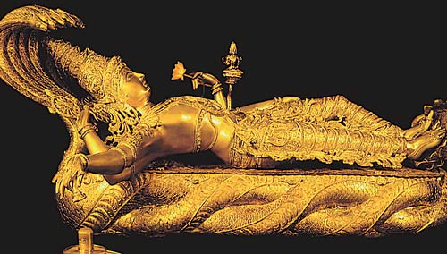 पद्मनाभस्वामी मंदिर के पास एक लाख करोड़ रुपये? । देखें खजाना