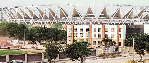 पद्मनाभस्वामी मंदिर के पास एक लाख करोड़ रुपये? । देखें खजाना