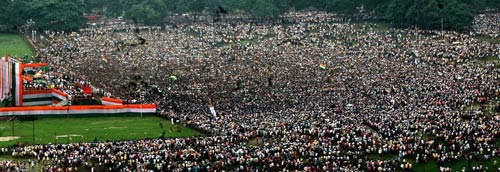 21 जुलाई 2011: तस्‍वीरों में दिनभर की बड़ी खबरें | पढ़ें