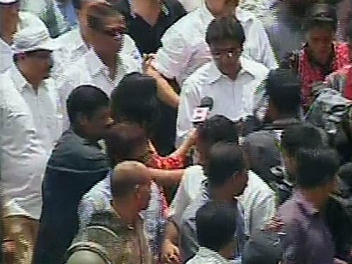 क्यों रैली में साथ उतरे उद्धव-राज ठाकरे?