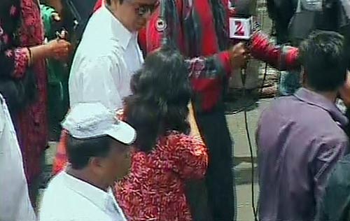 क्यों रैली में साथ उतरे उद्धव-राज ठाकरे?