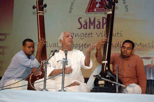 देखें: बीते सप्‍ताह बॉलीवुड की हलचल । 'पेटा' में सुंदरियां